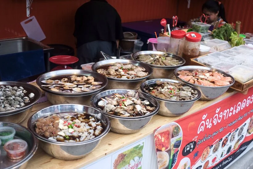 Ce preparate de street food trebuie să încerci neapărat într-o vizită în Bangkok?