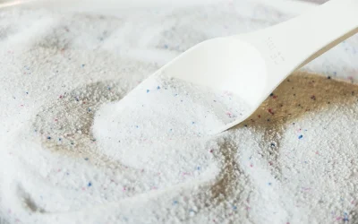 Ce se întâmplă dacă bagi prea mult detergent în mașina de spălat